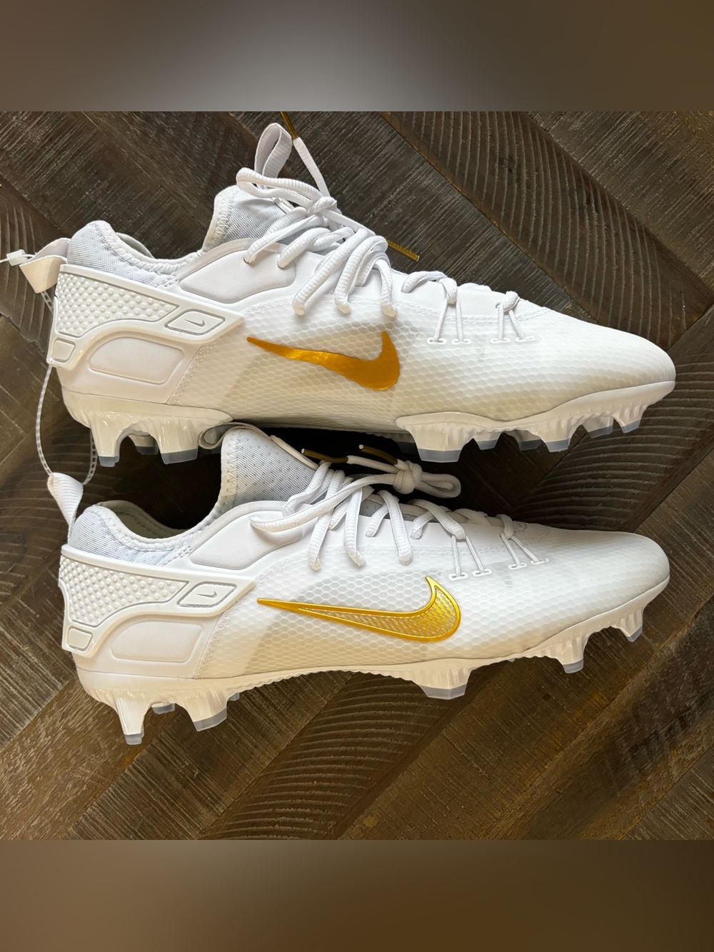 Nike Huarache Elite Low LAX Lacrosse Cleats White Gold and White